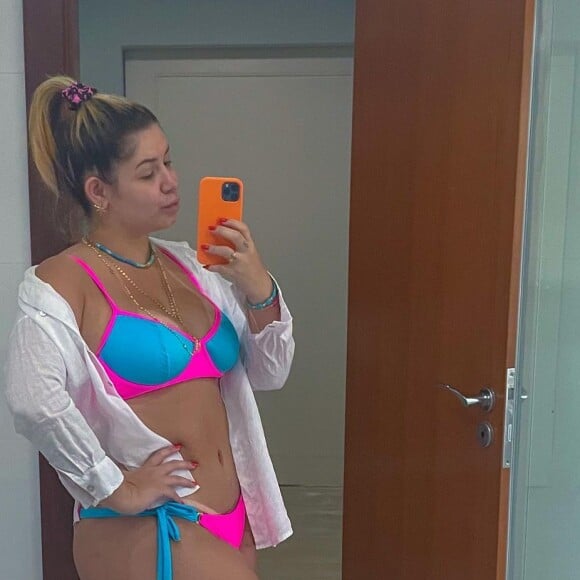 Marília Mendonça exibiu novo corpo em foto de biquíni