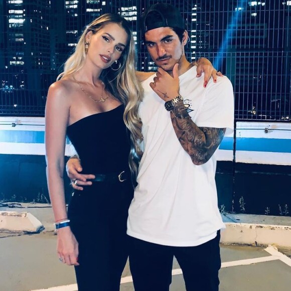 Yasmin Brunet e Gabriel Medina trocam declarações apaixonadas na web