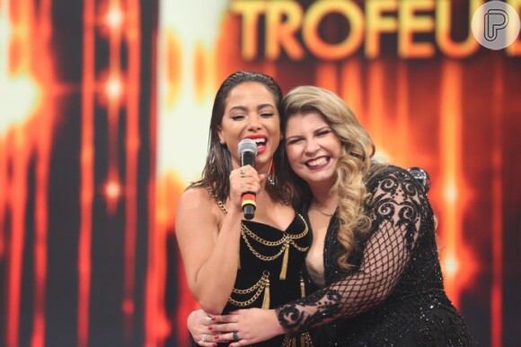 Marilia Mendonça usa meme de Anitta ao reclamar da saudade de cantar: 'Faz alguma coisa'