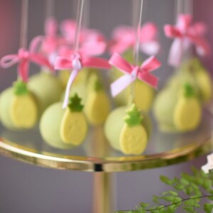 Carol Dias e Kaká comemoram 4 meses da filha com uma festa em casa