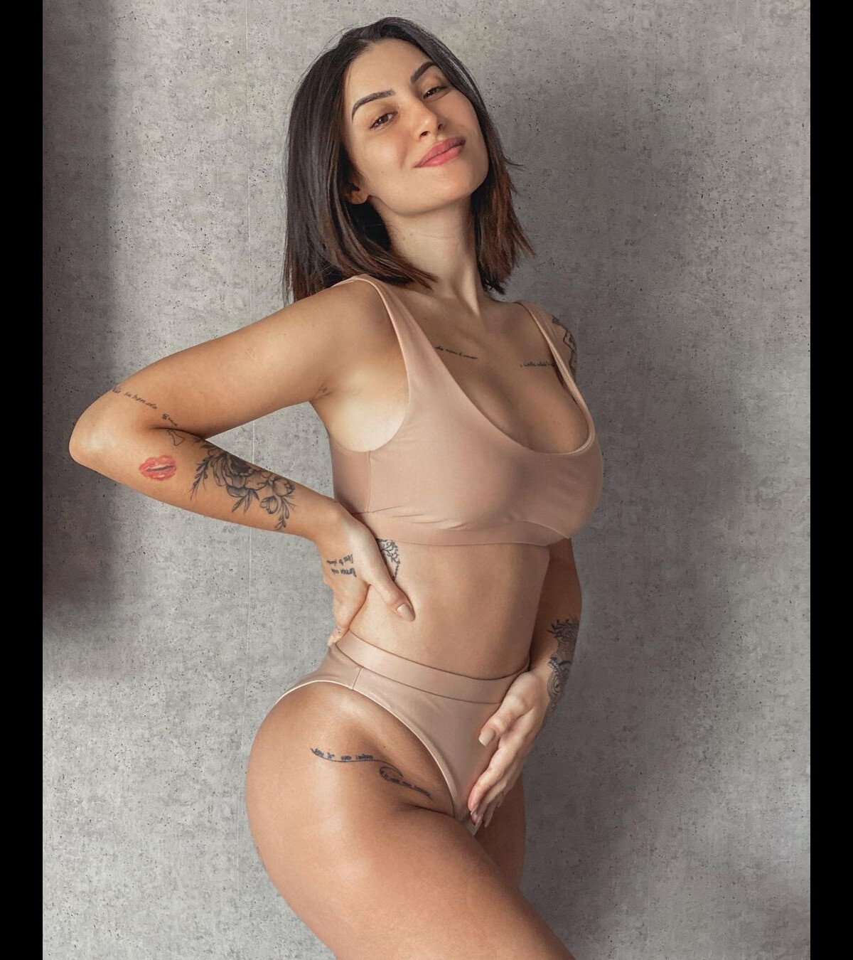 Foto: Bianca Andrade postou foto de lingerie exibindo o corpo na 16ª semana  de gravidez - Purepeople