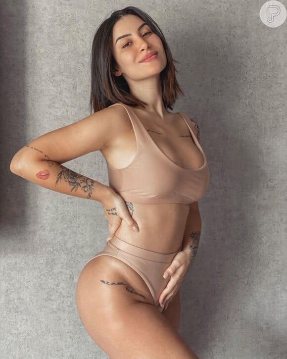 Bianca Andrade postou foto de lingerie exibindo o corpo na 16ª semana de gravidez