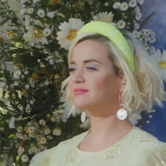 Katy Perry brinca sobre rotina com a filha: 'Sim, claro que há uma rotina. Minha filha é de Virgem e ela prospera na rotina'