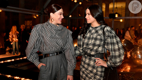Claudia Raia e a filha, Sophia, mostraram sintonia fashion com looks idênticos