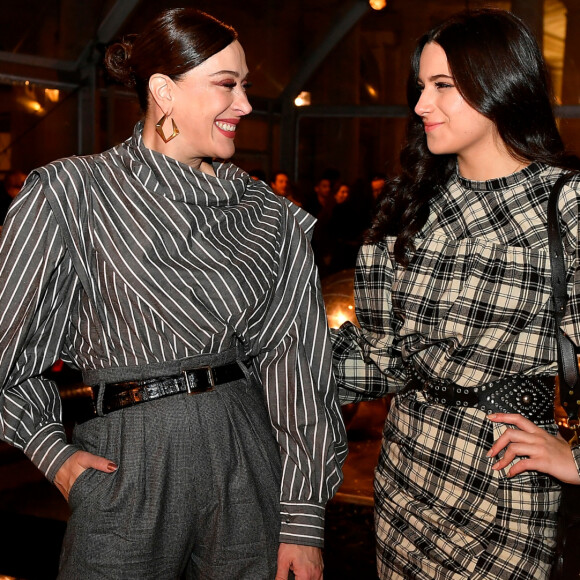 Claudia Raia e a filha, Sophia, mostraram sintonia fashion com looks idênticos