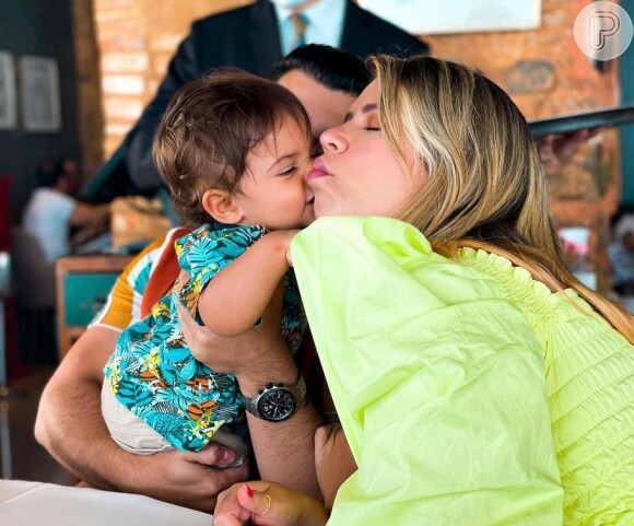 Marília Mendonça acompanha crescimento do filho: 'Chorei quando falou a 1ª palavra'