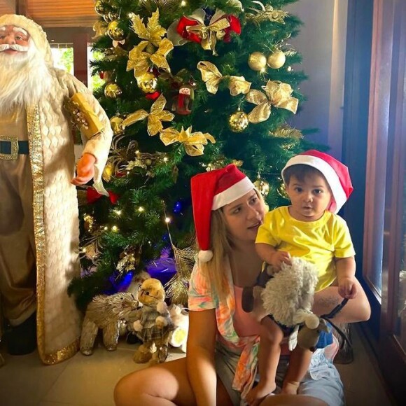 Marília Mendonça celebra relação com o filho, Léo