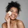 Cuidados com a pele na limpeza e ao tirar a maquiagem: escolha o produto que funciona melhor para você