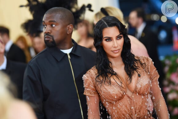 Kim Kardashian e Kanye West também são donos de dois ranchos por Wyoming, de R$ 160 milhões, um apartamento em Miami, avaliado em $75 milhões, e coleção de carros de luxo de mais de R$ 20 milhões