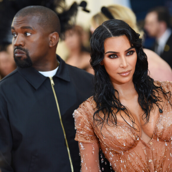 Kim Kardashian e Kanye West também são donos de dois ranchos por Wyoming, de R$ 160 milhões, um apartamento em Miami, avaliado em $75 milhões, e coleção de carros de luxo de mais de R$ 20 milhões