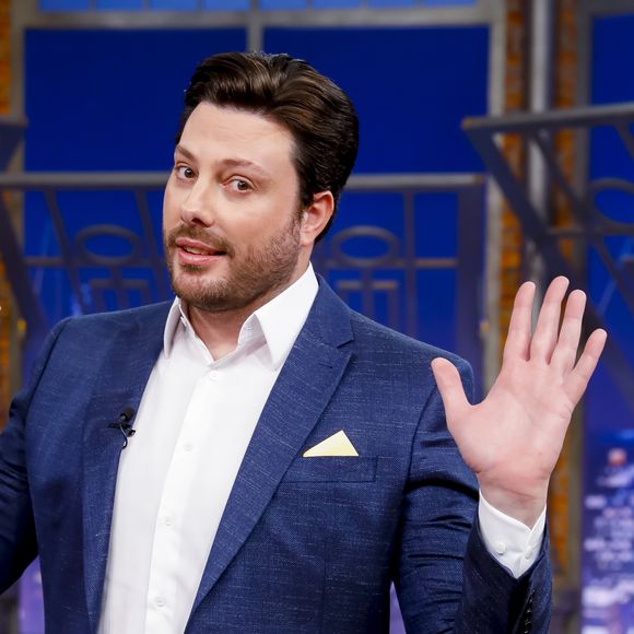 Danilo Gentili defendeu que deputados tomassem 'uma surra da população' em rede social