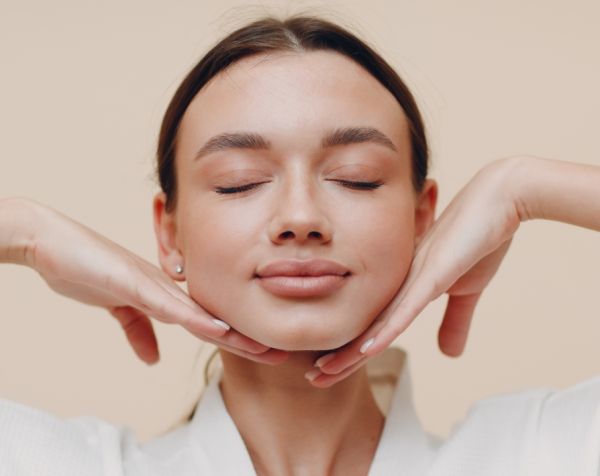 Assimetria Facial: dicas para prevenir a diferen&ccedil;a no rosto! - Purepeople