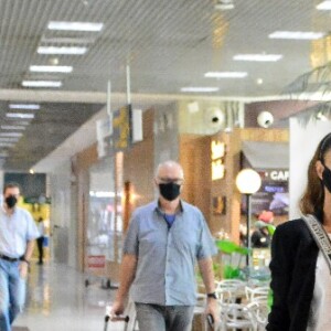 Juliana Paes apostou em um look nas cores clássicas preta e branca