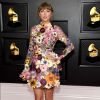 Taylor Swift com vestido floral em Grammy 2021