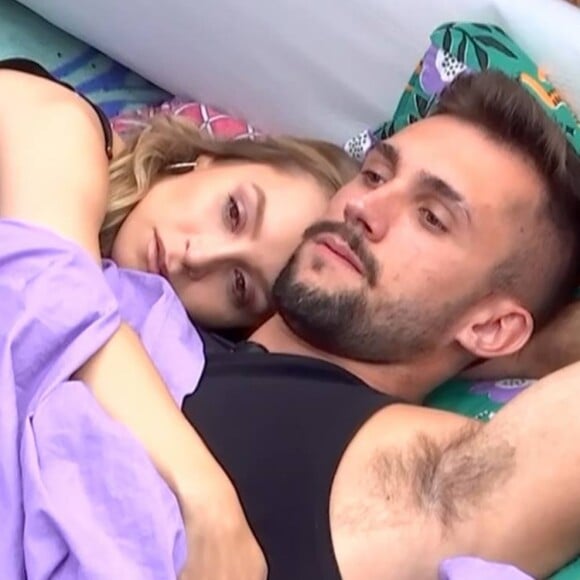 Projota admite ter ficado em choque com Carla Diaz ter se ajoelhado para Arthur na volta do Paredão Falso do 'BBB 21'