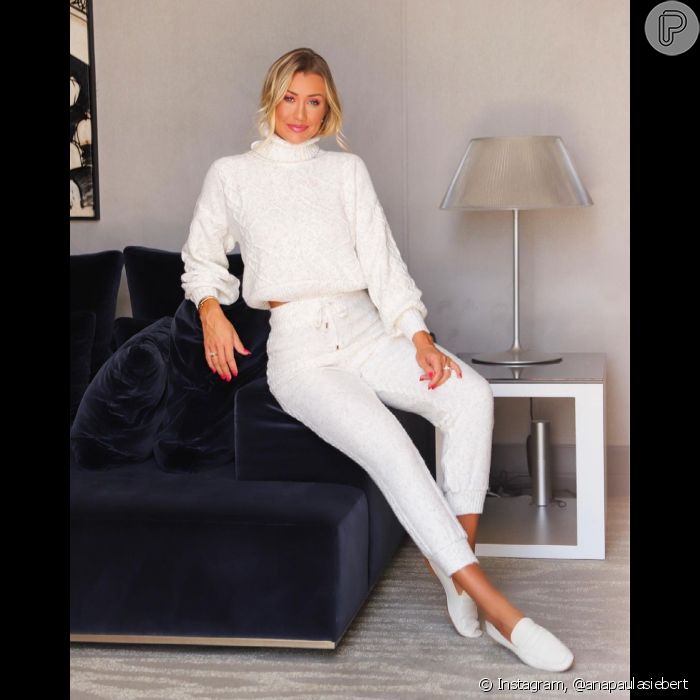 Comfy e estilosa, Ana Paula aposta em look todo branco