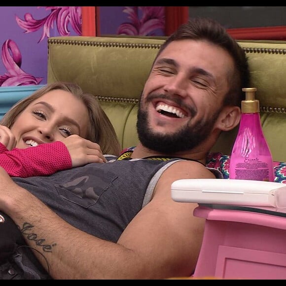 Carla Diaz e Arthur tiveram relação de altos e baixos no 'BBB 21'