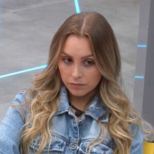 Carla Diaz avaliou sua passagem pelo 'BBB 21', em especial à relação com Arthur: 'Me senti trouxa, me senti burra, me julguei muito'