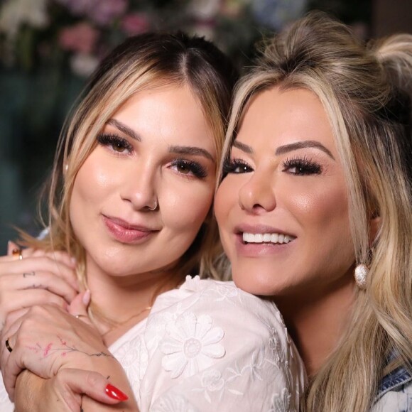 Virgínia Fonseca, grávida de 8 meses, se comparou à sogra, Poliana, em casamento com Zé Felipe