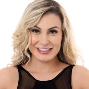 Andressa Urach superou as complicações do hidrogel em seu corpo e prometeu nunca mais fazer aplicações do produto