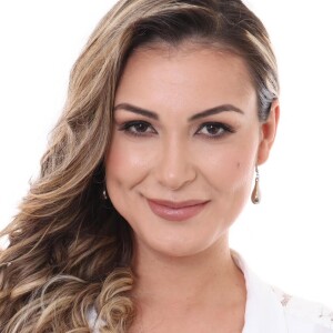 Andressa Urach lembrou complicações do hidrogel e falou sobre novos procedimentos em live