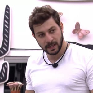 'BBB 21': Tiago Leifert comemorou o fim do uso da bota ortopédica por Caio