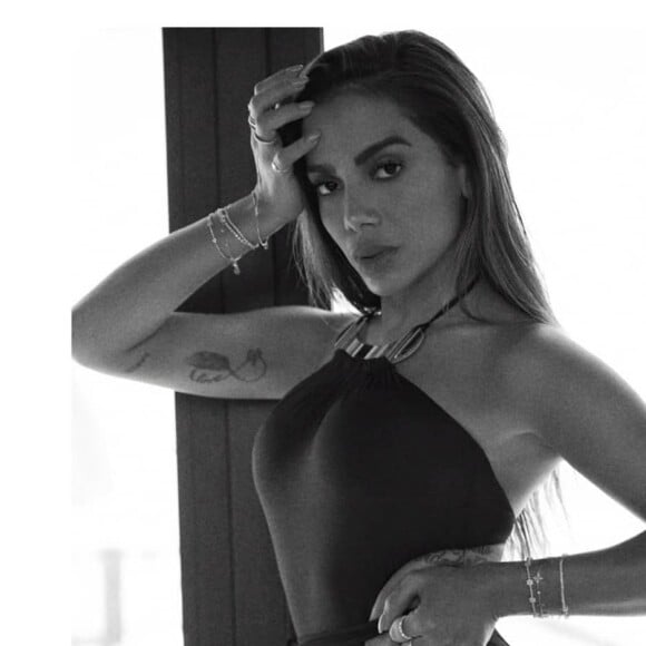 Fãs de Anitta apontam que cantora comprou mansão de R$ 8 milhões nos Estados Unidos