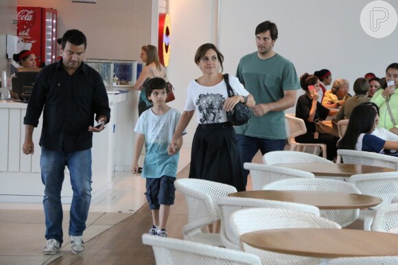 Adriana Esteves e Vladimir Brichta estiveram no Village Mall, na Barra da Tijuca, Zona Oeste da cidade