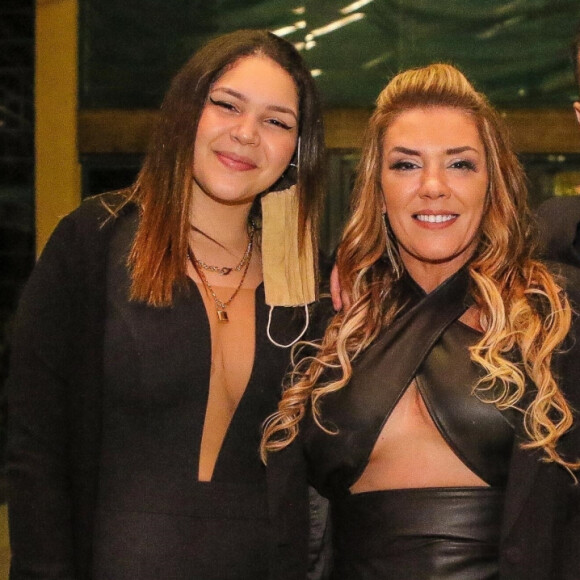 Aysha emagreceu e fez cirurgia plástica no nariz