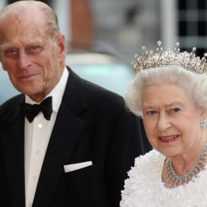 'A Família Real junta-se a pessoas de todo o mundo no luto por sua perda', comunicou o Palácio de Buckingham