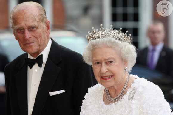 'A Família Real junta-se a pessoas de todo o mundo no luto por sua perda', comunicou o Palácio de Buckingham