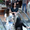 Fátima Bernardes passeia com as filha em shopping do Rio neste sábado, dia 15 de novembro de 2015