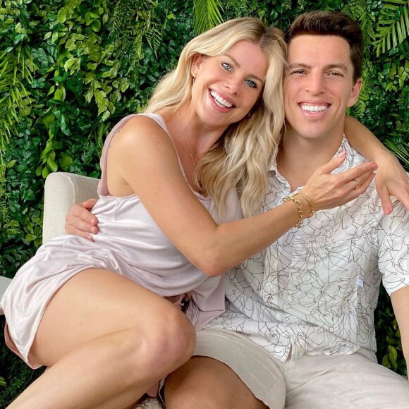 Karina Bacchi assumiu que ela e Amaury Nunes estão passando por uma crise no casamento