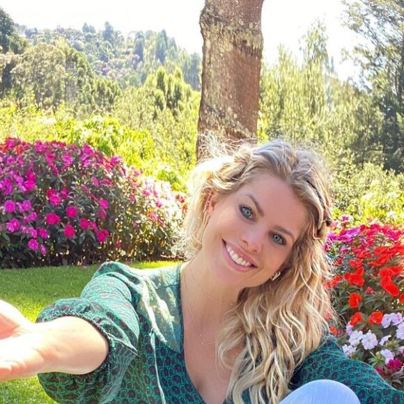 Karina Bacchi garantiu que está ressignificando sua relação com Amaury Nunes