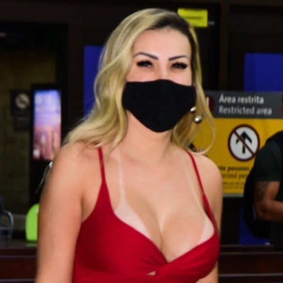 Andressa Urach desabafa após deixar vínculo com Igreja Universal: 'Acredito em Jesus, não acredito em religiosos'