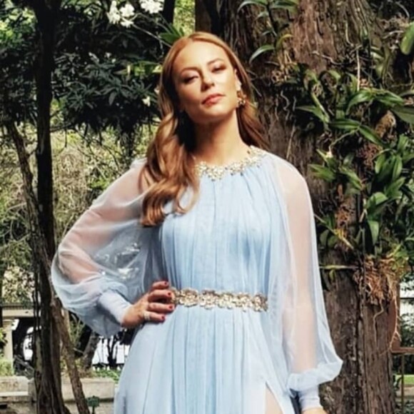 Paolla Oliveira está solteira após fim de namoro com Douglas Maluf