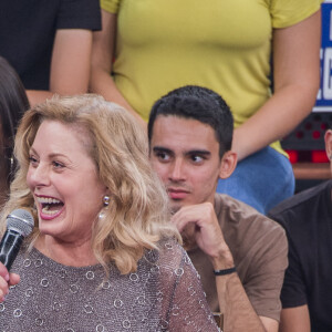 Vera Fischer posou sem maquiagem ao acordar