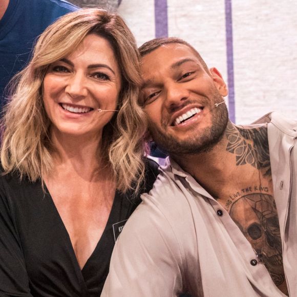 Mãe de Lucas Lucco, Karina treina com filho do cantor no colo. Saiba reação do bebê!