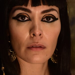 Na novela 'Gênesis', Sarai (Adriana Garambone) faz Agar (Hylka Maria) tentar chegar mais perto de Abrão (Zécarlos Machado) no capítulo de quinta-feira, 29 de abril de 2021