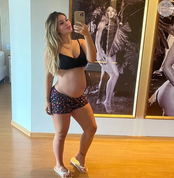 Aos 8 meses de gravidez, Virgínia Fonseca se queixa de pé inchado