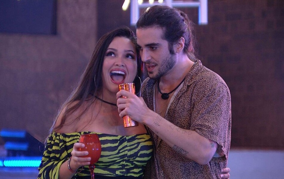 Juliette E Fiuk Juntos No Bbb 21 Cantor Promete Beijo Na Volta Do