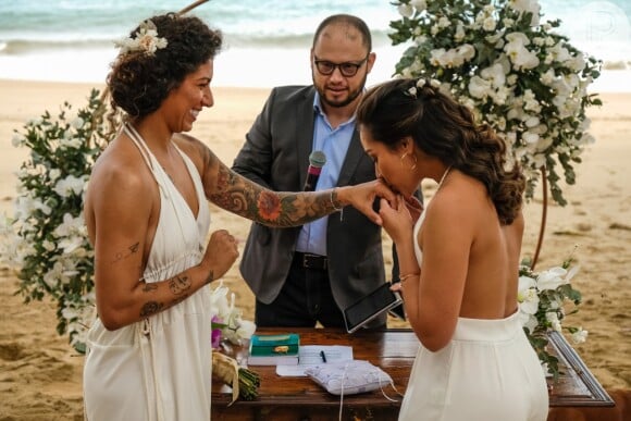 Cris Rozeira e Ana Paula Garcia se casaram em cerimônia íntima em Ilha Bela, São Paulo, em agosto de 2020