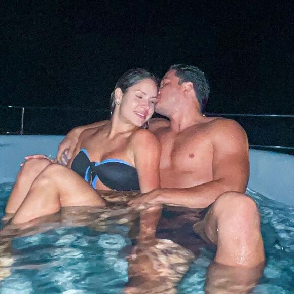 Thyane Dantas teria precisado ser tranquilizada por funcionários do hangar após briga com Wesley Safadão