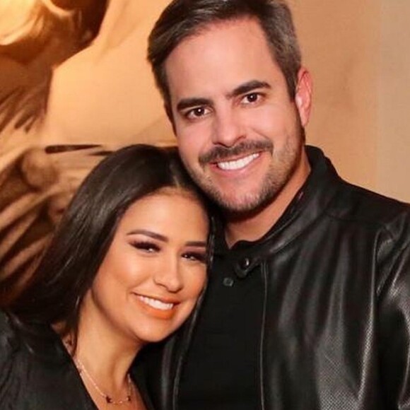 Simone explicou por que está usando uma aliança diferente da usada pelo marido, Kaká Diniz