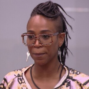 Karol Conká comenta relação com ex-brother: 'Eu não cheguei a me apaixonar pelo Bil, mas eu tive [...] aquele momento de me envolver com o Bil como uma válvula de escape, eu assumo isso'