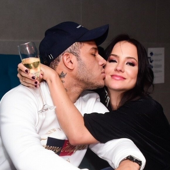 Tierry contou ter escolhido declaração errada ao paquerar Gabi Martins: 'A cantada foi ruim, foi péssima, mas graças a Deus deu certo'