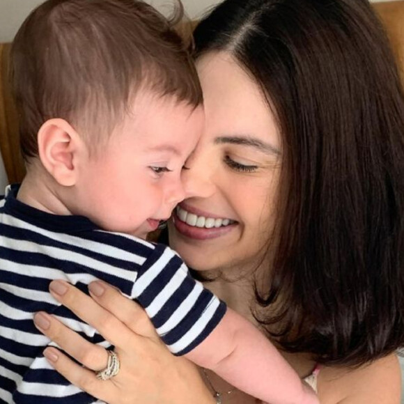 Sthefany Brito admitiu que tinha medo em dar banho no filho, Antonio Enrico