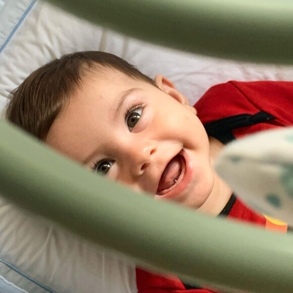 Filho de Sthefany Brito, Antonio Enrico conquistou a web por foto sorridente