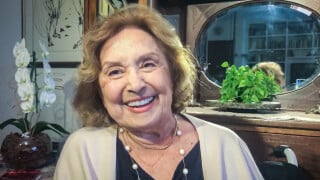 Eva Wilma é diagnosticada com câncer no ovário e inicia tratamento oncológico