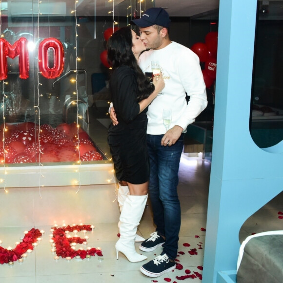 Gabi Martins surpreendeu Tierry com noite romântica antes, no aniversário do cantor